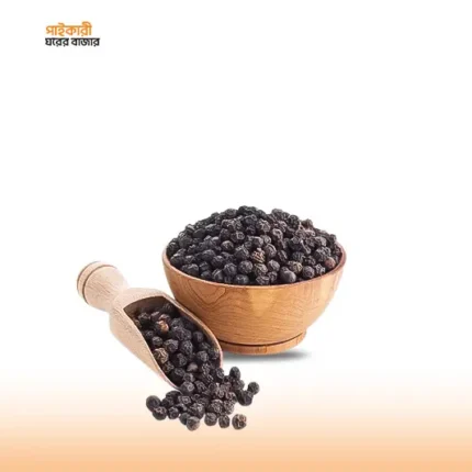 একটি বাটিতে কালো গোল মরিচ